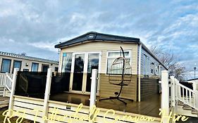 Rj Luxury Caravan Hire 2 With Hot Tub